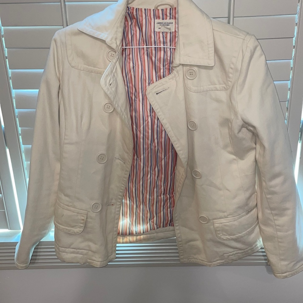 Jacket with buttons